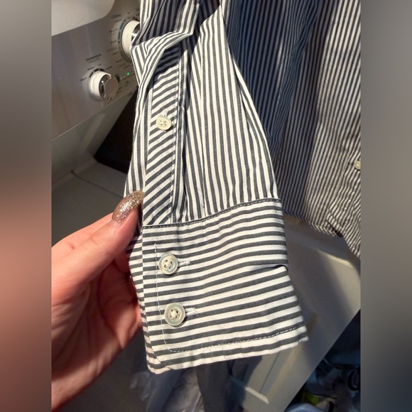 Classic Black and White Striped women's Shirt - Picture 2 of 3